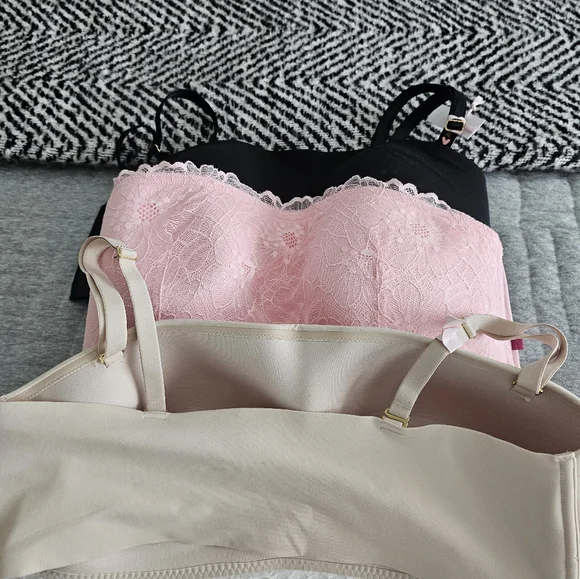 NWT. Victoria Secret Bras Three Bras Together - Picture 6 of 6